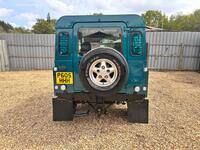LAND ROVER DEFENDER 90