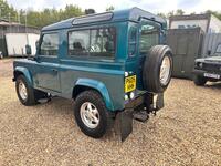 LAND ROVER DEFENDER 90