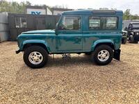 LAND ROVER DEFENDER 90