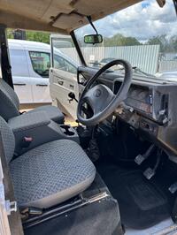 LAND ROVER DEFENDER 110