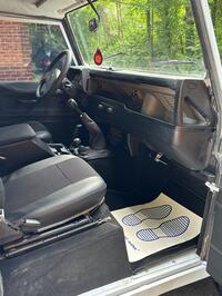 LAND ROVER DEFENDER 90