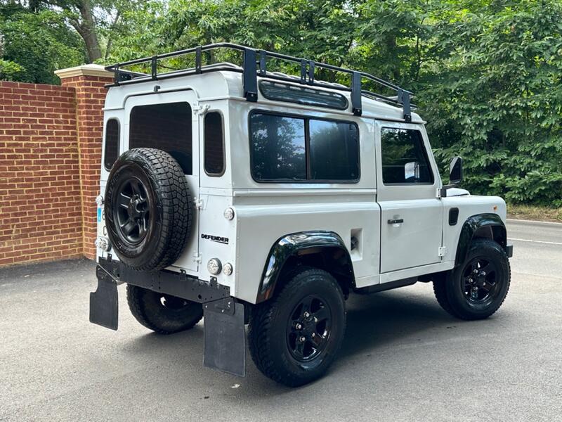 LAND ROVER DEFENDER 90