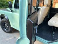 LAND ROVER DEFENDER 110