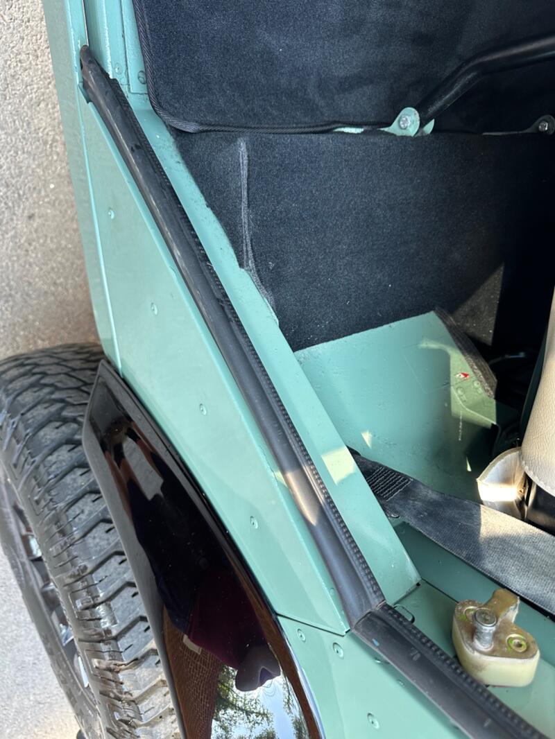 LAND ROVER DEFENDER 110