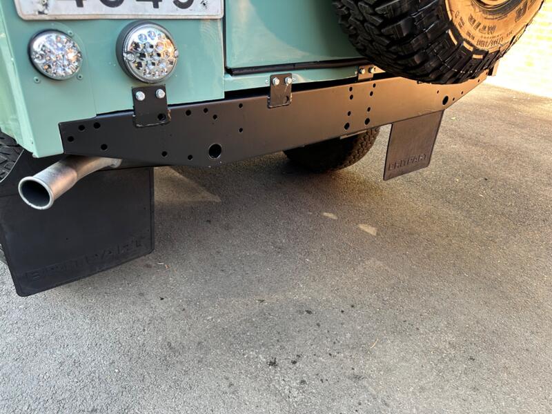 LAND ROVER DEFENDER 110