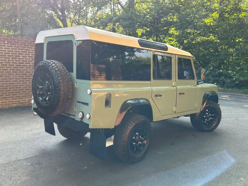 LAND ROVER DEFENDER 110
