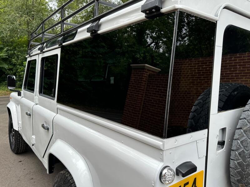 LAND ROVER DEFENDER 110