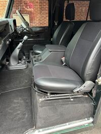 LAND ROVER DEFENDER 90