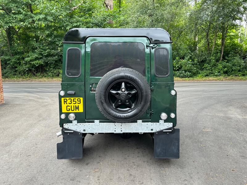 LAND ROVER DEFENDER 90
