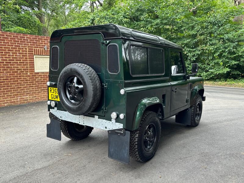 LAND ROVER DEFENDER 90