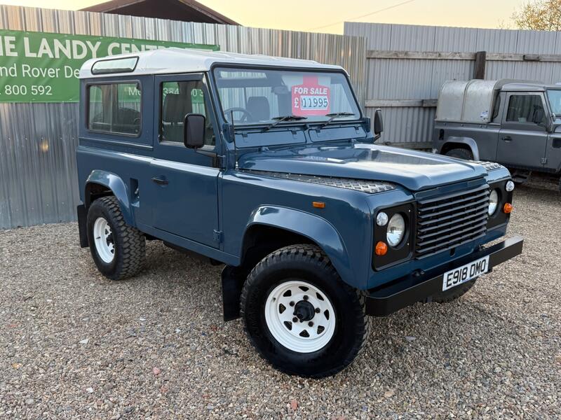 LAND ROVER DEFENDER 90