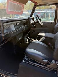 LAND ROVER DEFENDER 90