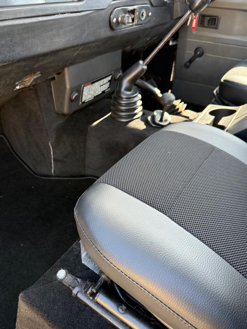 LAND ROVER DEFENDER 90