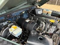 LAND ROVER DEFENDER 90