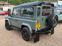 LAND ROVER DEFENDER 90
