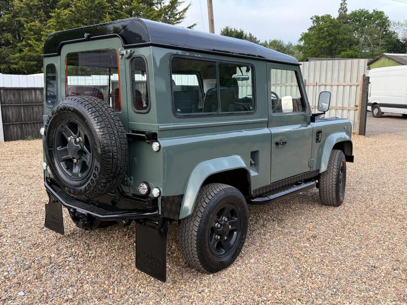 LAND ROVER DEFENDER 90