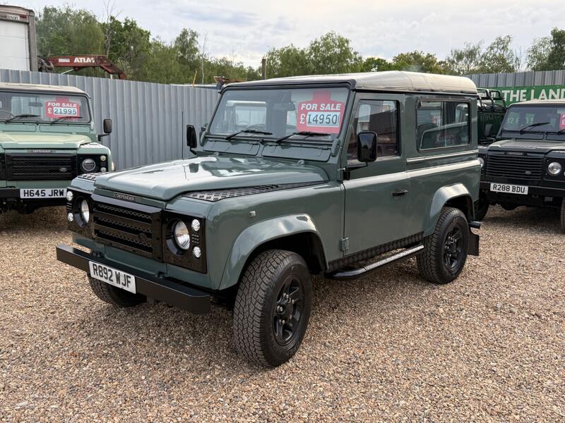 LAND ROVER DEFENDER 90