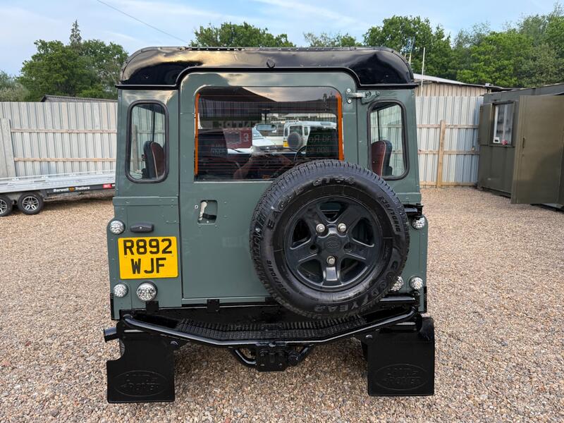 LAND ROVER DEFENDER 90