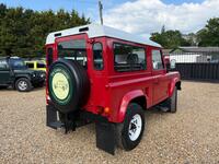LAND ROVER DEFENDER 90