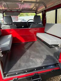 LAND ROVER DEFENDER 90