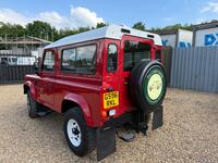 LAND ROVER DEFENDER 90