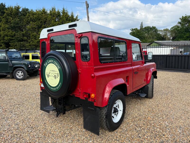 LAND ROVER DEFENDER 90