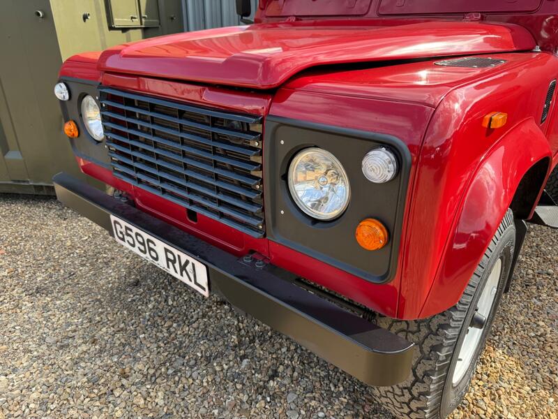 LAND ROVER DEFENDER 90