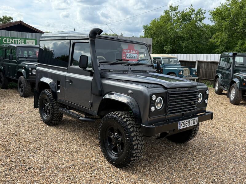 LAND ROVER DEFENDER 90