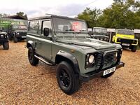 LAND ROVER DEFENDER 90