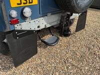 LAND ROVER DEFENDER 90