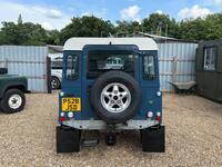 LAND ROVER DEFENDER 90