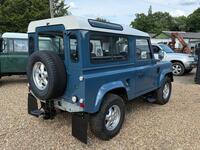 LAND ROVER DEFENDER 90