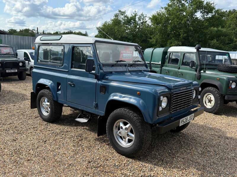 LAND ROVER DEFENDER 90