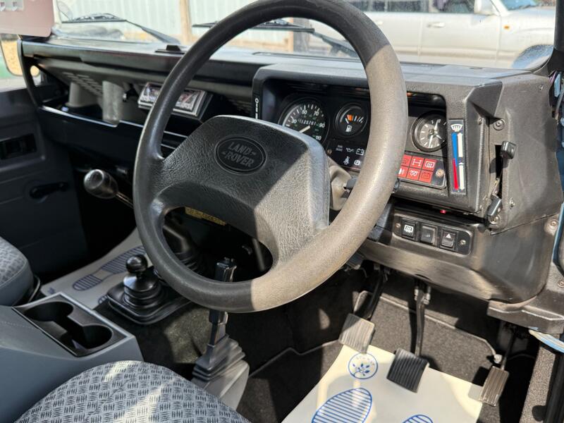 LAND ROVER DEFENDER 90
