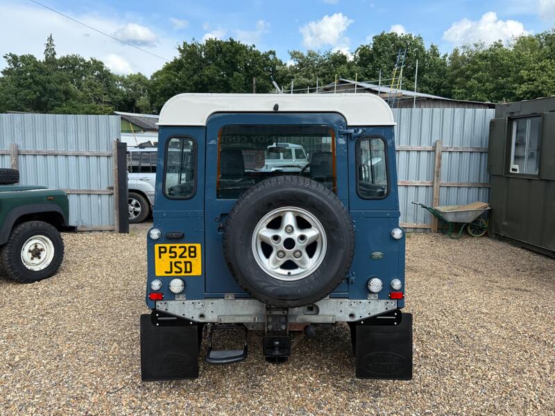 LAND ROVER DEFENDER 90