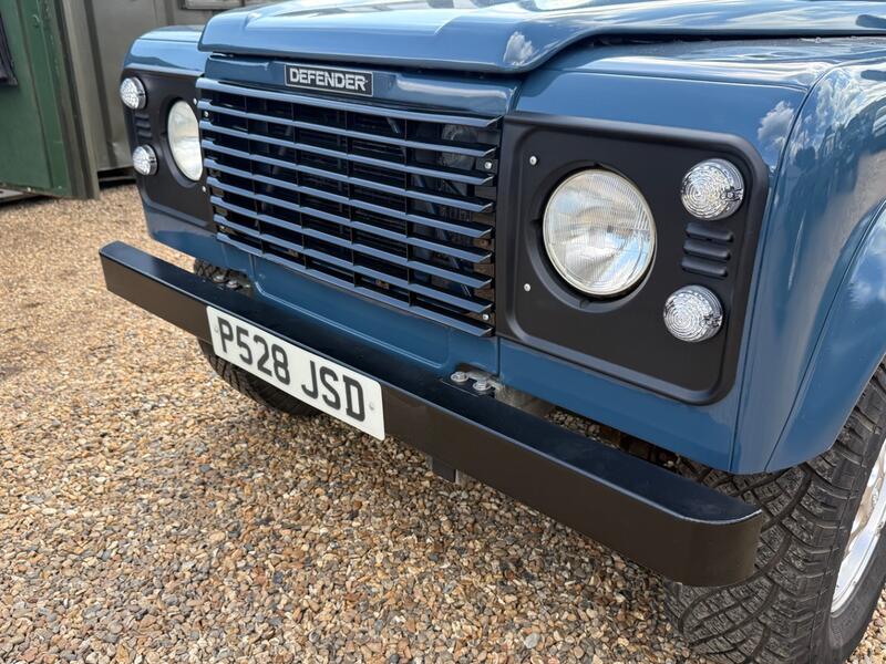 LAND ROVER DEFENDER 90