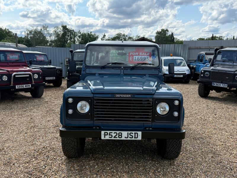 LAND ROVER DEFENDER 90