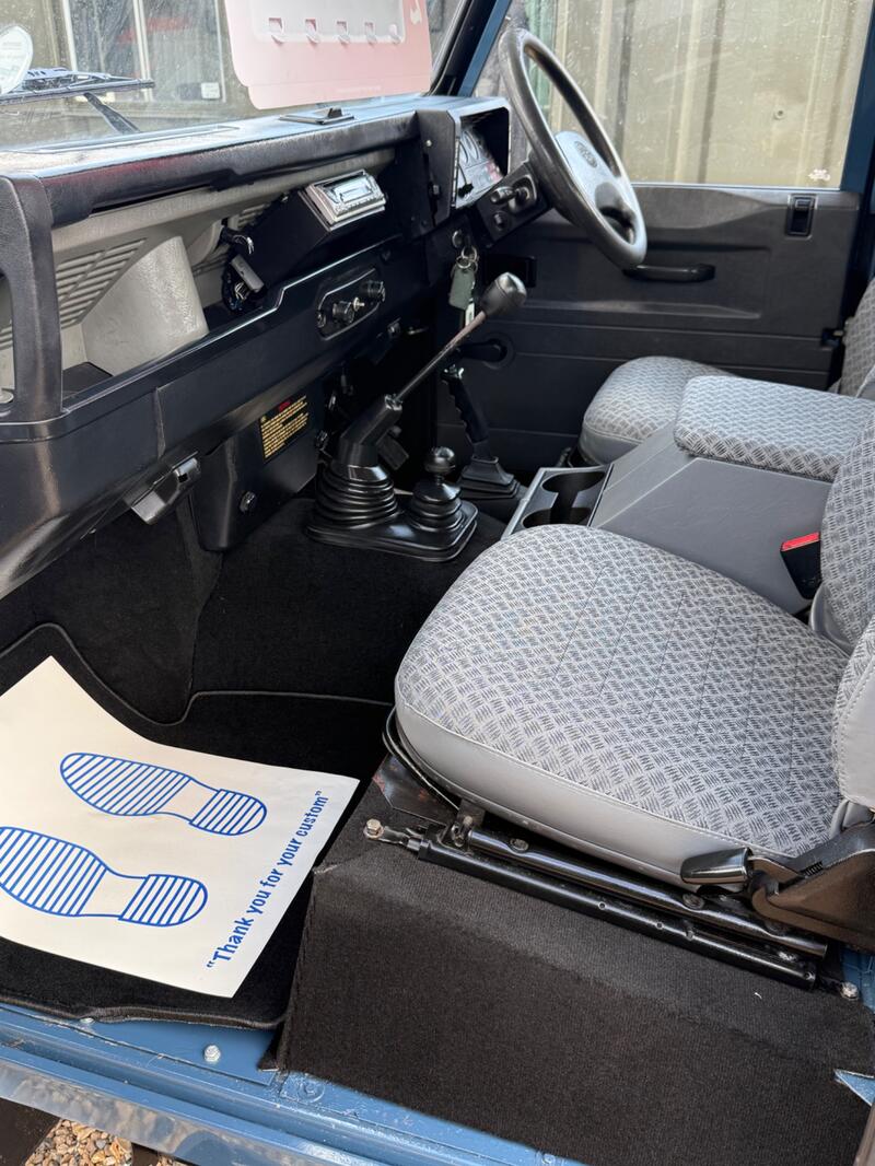 LAND ROVER DEFENDER 90