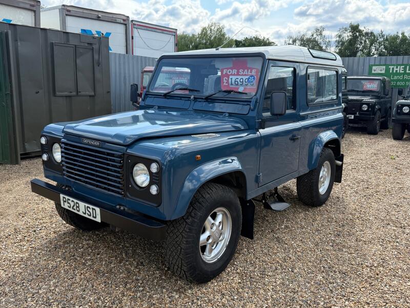 LAND ROVER DEFENDER 90