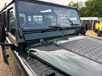 LAND ROVER DEFENDER 110