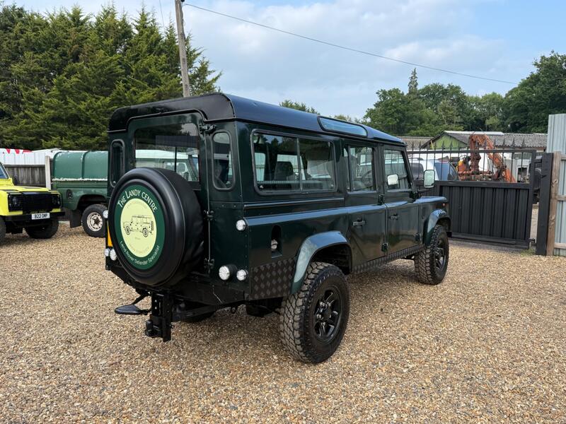 LAND ROVER DEFENDER 110
