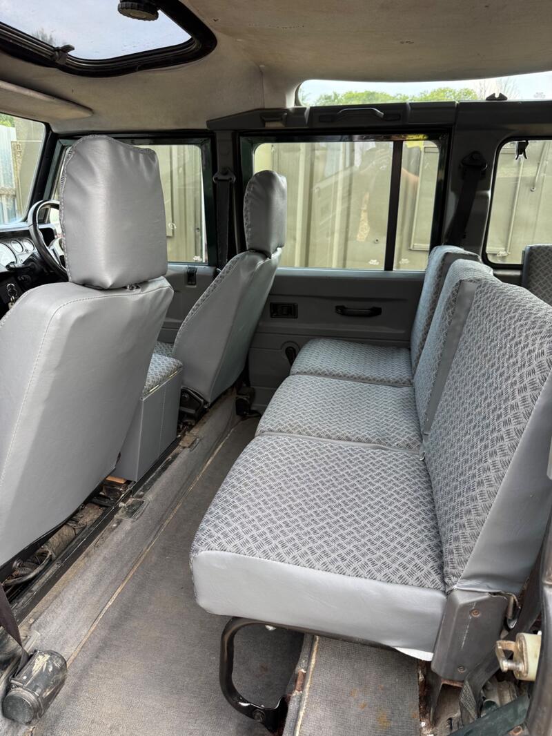 LAND ROVER DEFENDER 110