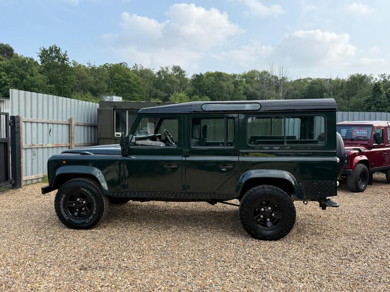 LAND ROVER DEFENDER 110