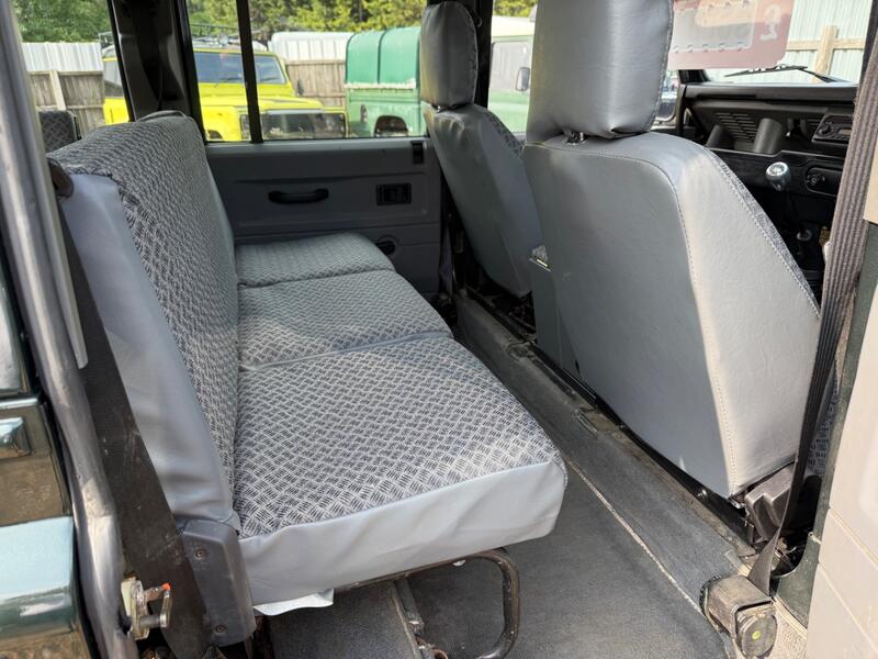 LAND ROVER DEFENDER 110