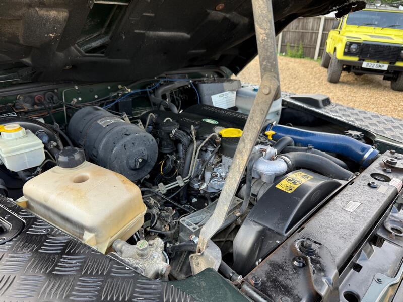 LAND ROVER DEFENDER 110