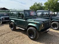 LAND ROVER DEFENDER 90