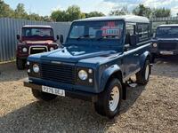 LAND ROVER DEFENDER 90