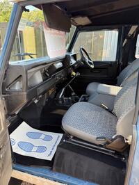 LAND ROVER DEFENDER 90