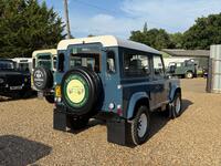 LAND ROVER DEFENDER 90