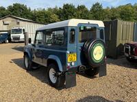 LAND ROVER DEFENDER 90